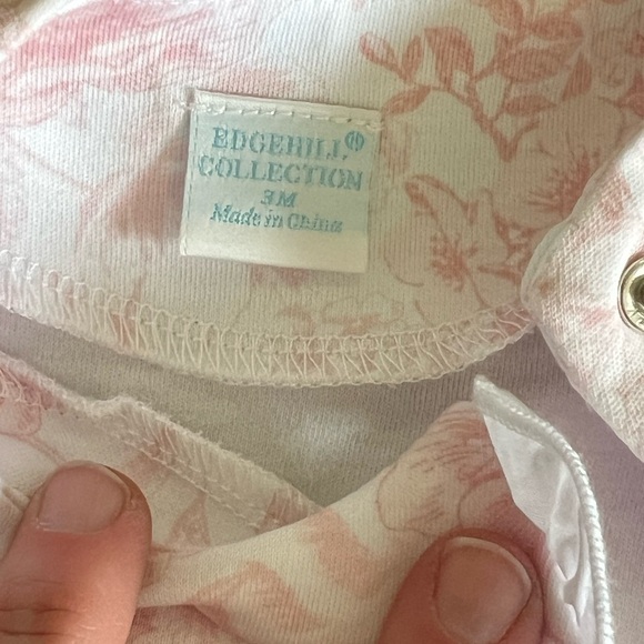 NWT Edgehill Collection Pink Floral Kids Footie - Picture 2 of 3